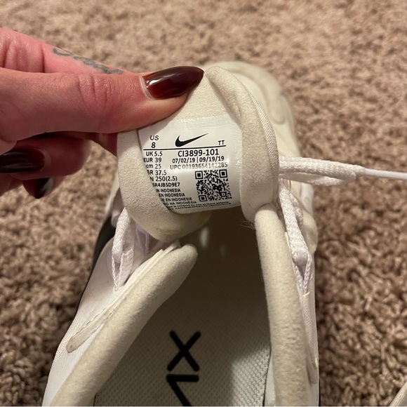 Nike Women's White and Black Sneakers - Picture 5 of 6